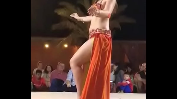 Tarian Desi Yang Bikin Kelamin Meleleh, Goyangannya Bikin Nafsu Naik Ke Ubun-ubun