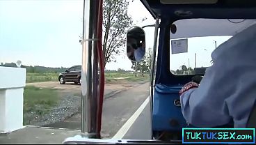 Ibu-ibu Thailand Amatir Disamber Di Jalan Terus Dibawa Muter-muter Buat Main.