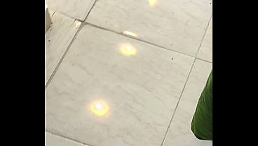 شرموطة مصرية نار صاحبت البيت بتتناك من سباك وصاحبه، كلام يهيج، صوت واضح، جسم يقطع القلب