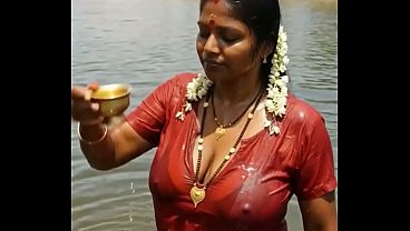 Desi Bhabhi Ai Jadi Pelacur Digital, Goyangin Kontol Lo Sambil Nonton