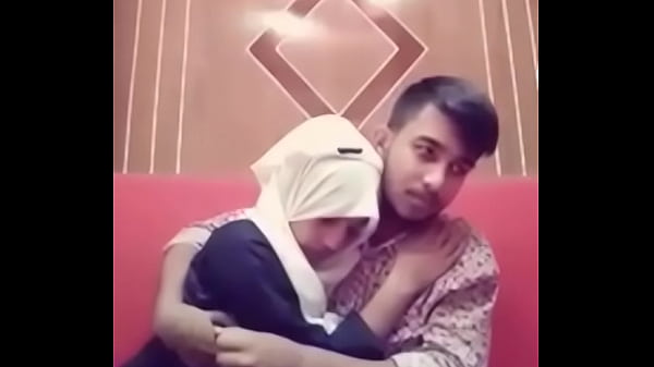 Desi Cewek Dan Cowok Ngecup Panas Di Hotel, Bikin Kamar Makin Basah