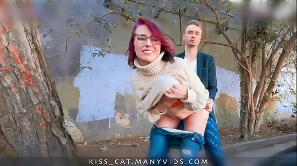 Kisscat Sarapan Cinta Sosis Panas – Agen Jalanan Jemput Cewek Rusia Buat Ngentot Di Luar