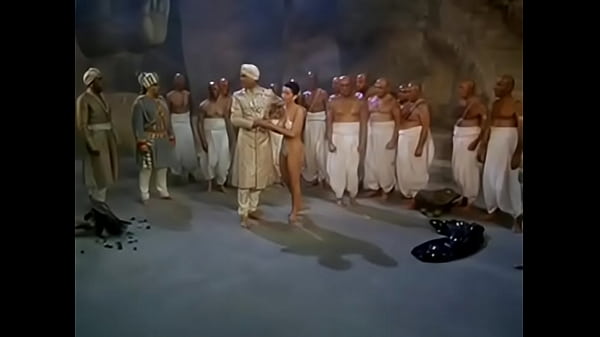 Nih Kuburan India, Tempatnya Gue Ngerogoh Dalem-dalem Pengen Ngerasain Sensasi Panas Yang Bikin Lo Ngos-ngosan.
