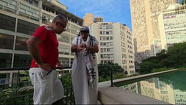 Sheik Árabe Chegou No Brasil Na época Da Copa Do Mundo, Ele E O Guia Turístico Pegaram As Torcedoras Brasileiras Que Tavam No Hotel, Levaram Pro Quarto E Meteram Gostoso Até O Cuzinho Dessas Safadas, Vídeo Completo No Red.