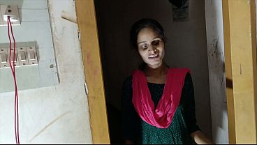 Sauteli Behen Ne Apni Chut Ki Pyas Bujhai, Garam Ras Se Bhig Gaya Saara Jism.
