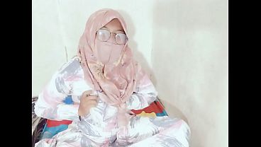 Tante Seksi Indonesia Viral Colmek Pake Botol, Bikin Makin Basah.