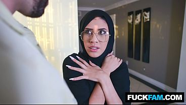 Hijab Si Perawan Celah Malaikat Del Rey, Siap Dihajar Habis-habisan