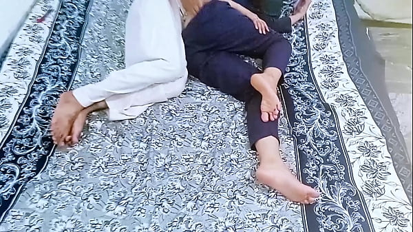Desi Cewek Manis Malu-malu Ngerasain Pertama Kali, Video Desi Cewek Kampung Pertama Kali Ngewe.