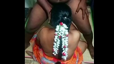 Ibu Rumah Tangga India Digarap Kencang Sama Om-om Kampung.
