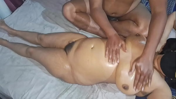 Desi Bhabhi Bugil Full Pijat Panas, Siap Dimainin Di Ranjang.