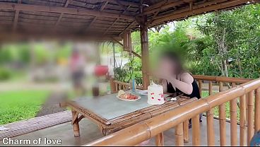 Ngentot Di Luar Sama Bule Thailand, Basah Kuyup Nungguin Kontolnya.