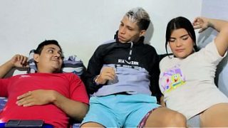Sialan, Pacar Kakak Tiri Main Masukin Kontol Gede Di Depan Mataku.