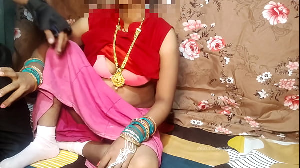 Bini Hot Pakai Baju Merah, Suami Desi Siapin Aksi Gila Di Ranjang