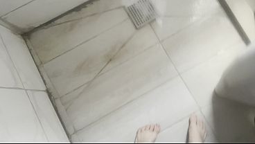 Aku Nemu Dildo Di Kamar Ibu Tiri Arabku, Lalu Kusuruh Dia Coba Kontol Asli.