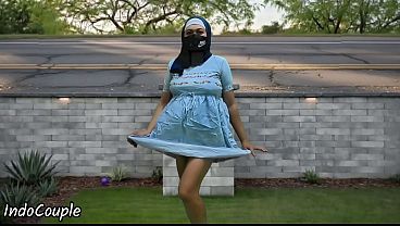 Cewek Jilbab Mahasiswi Lari Pagi Di Tempat Umum Rela Ngentot Demi Duit